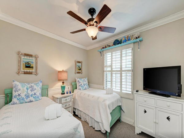 Holmes Beach Vacation Rental with Heated Pool & Spa – Steps to Gulf